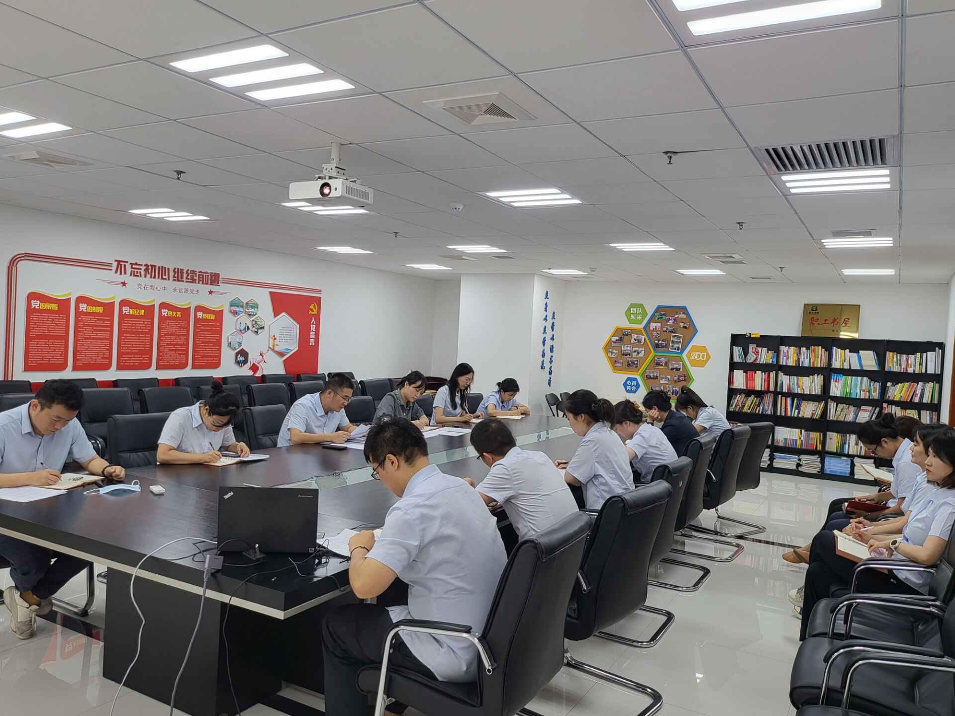 20220825 地建房地產(chǎn)集團黨委開展紀律教育學習宣傳月活動.jpg