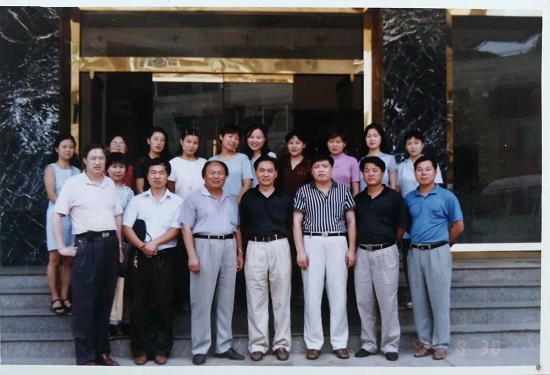 1997年，恢復(fù)經(jīng)營(yíng)，更名為“陜西省地產(chǎn)開(kāi)發(fā)服務(wù)總公司”.jpg